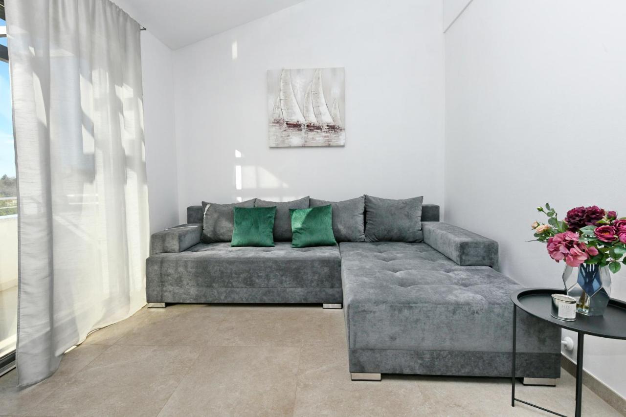 R2 Apartment By Residence Rudan Vižinada Eksteriør bilde