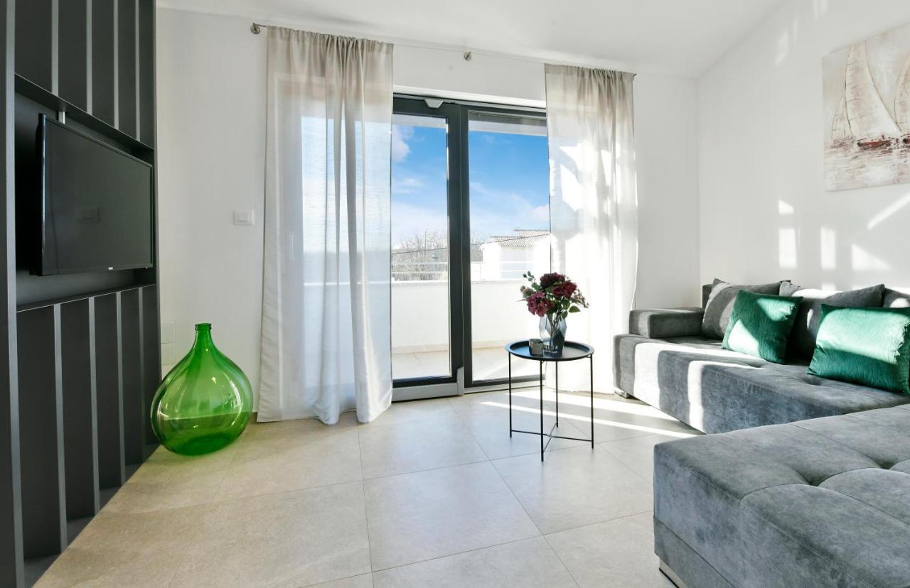 R2 Apartment By Residence Rudan Vižinada Eksteriør bilde