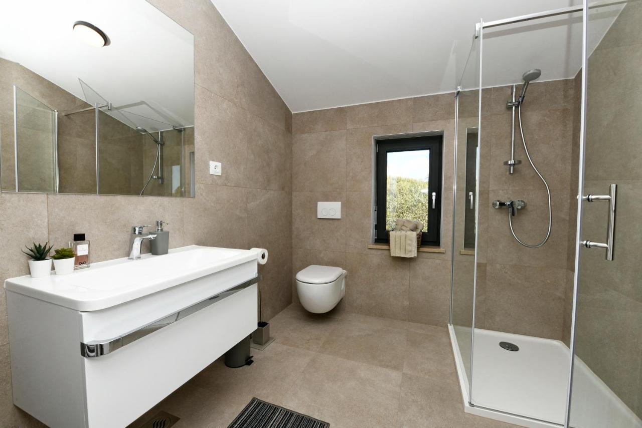 R2 Apartment By Residence Rudan Vižinada Eksteriør bilde