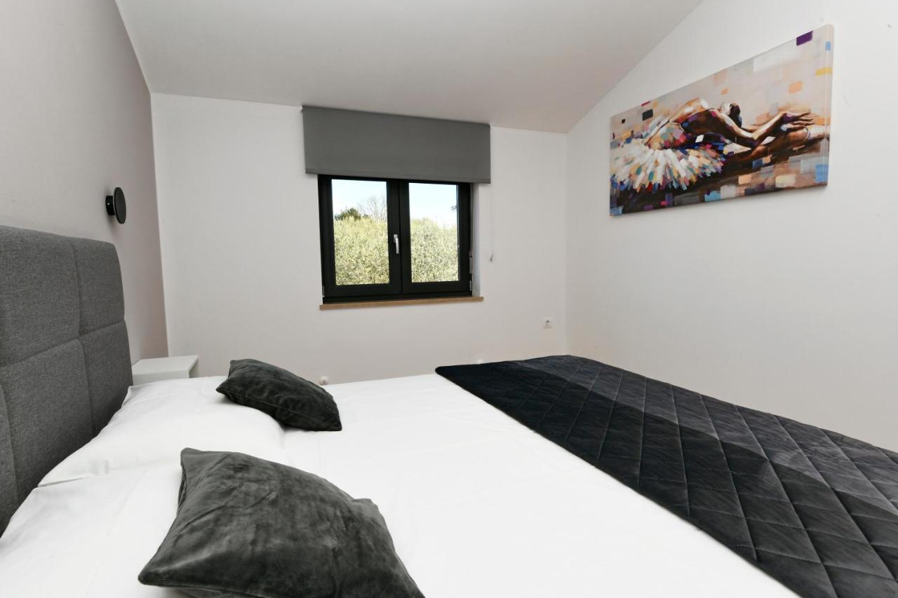 R2 Apartment By Residence Rudan Vižinada Eksteriør bilde